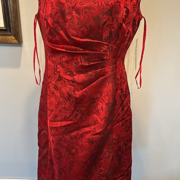 Tahari red and black dress NWT 10 - Picture 3 of 11